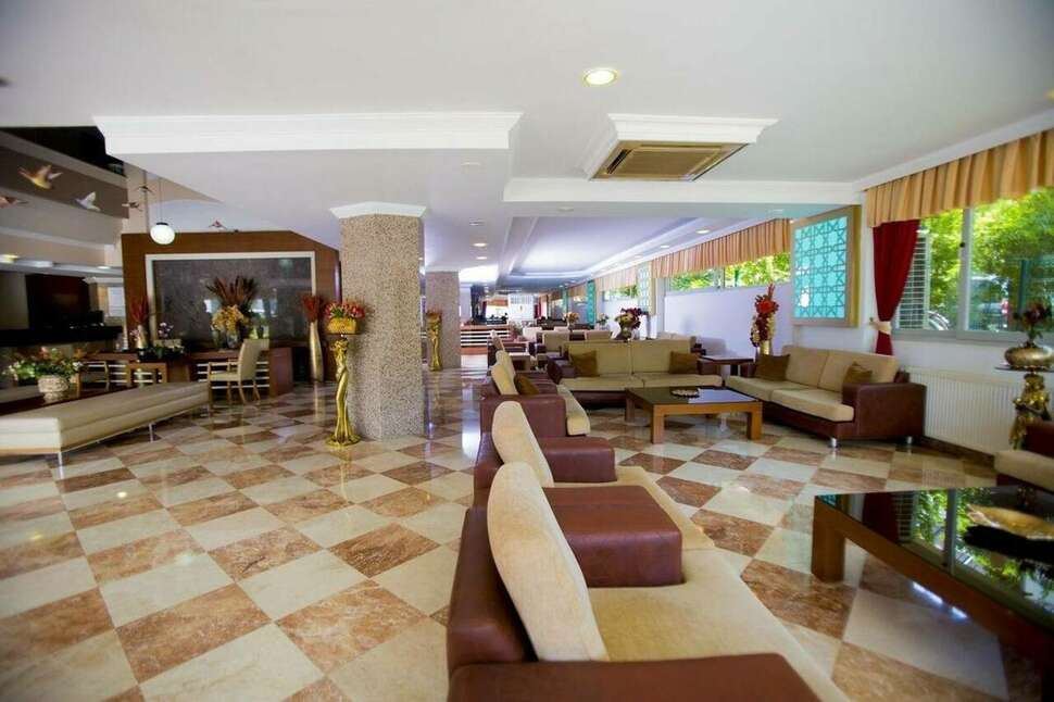 Een foto van het interieur van Fame Beach Hotel