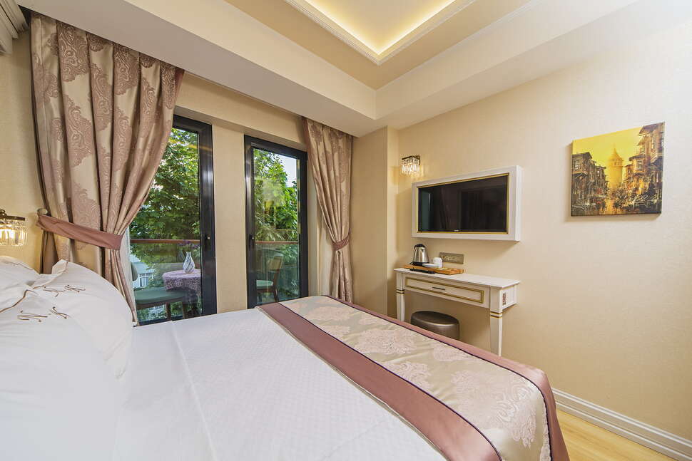 Ein Foto Grand Naki Hotel
