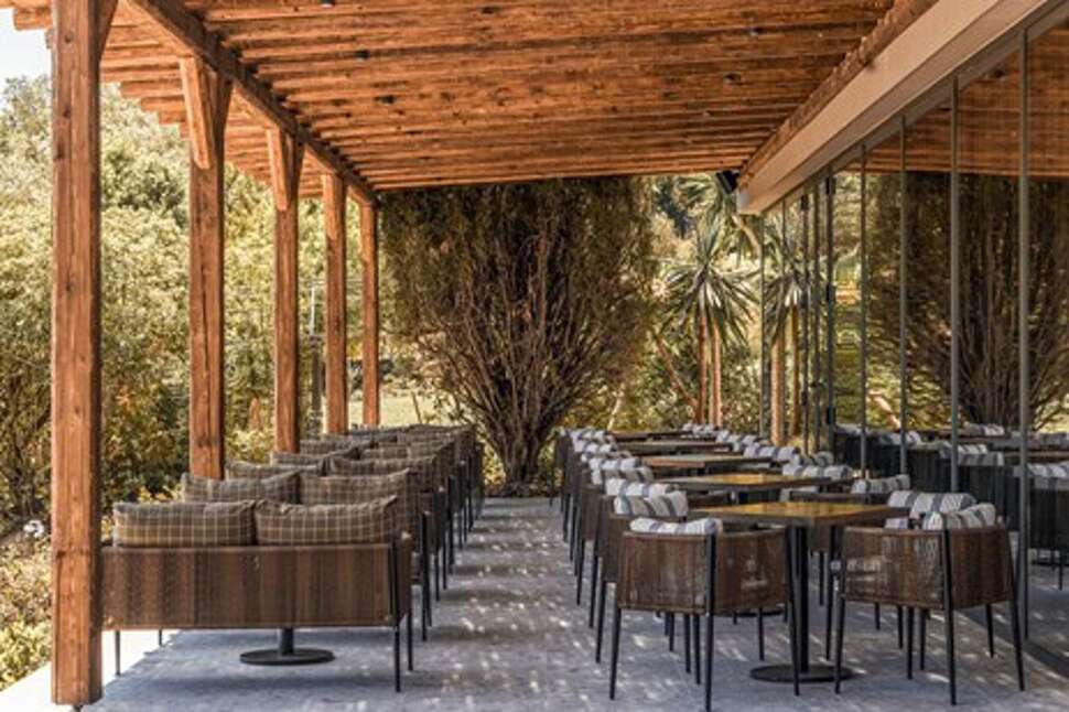 Een foto van het terras bij Cook's Club Corfu Hotel