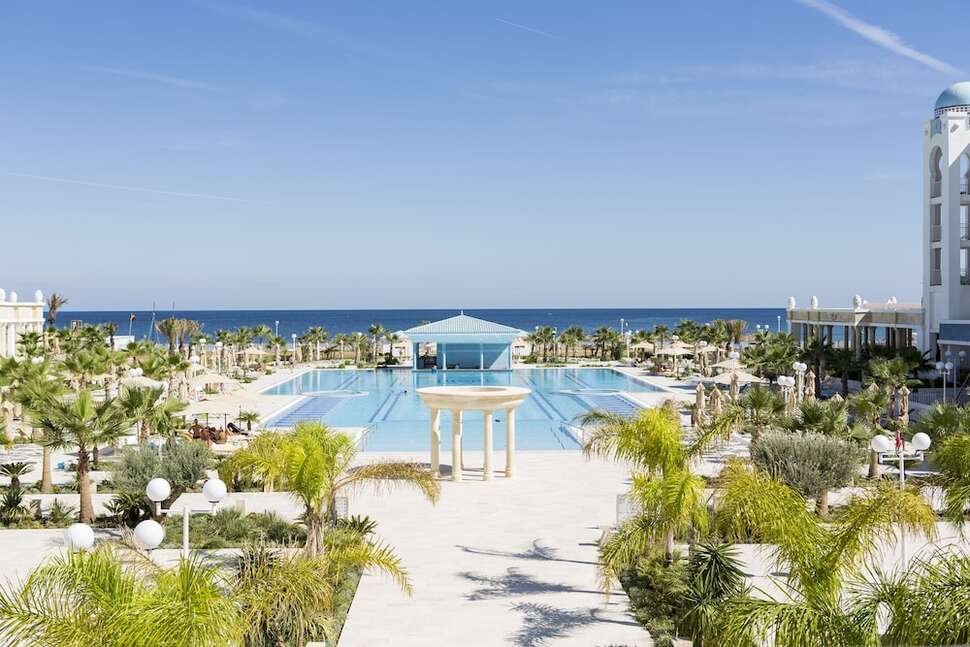 Ein Foto vom Pool im Barcelo Concorde Green Park Palace