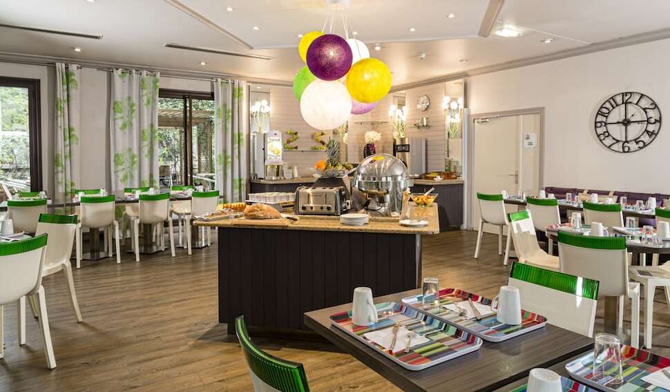 Een foto van de faciliteiten bij Hotel Paris Louis Blanc