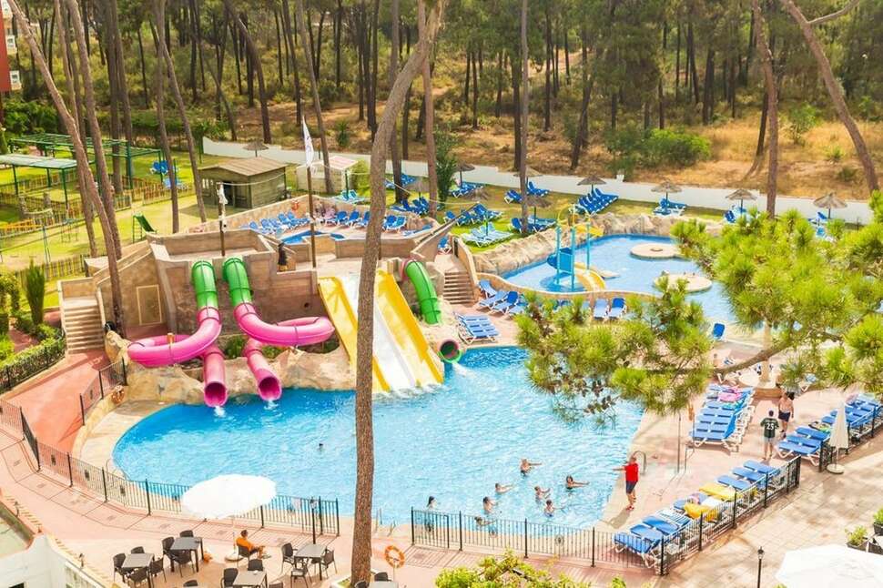 Een foto van het zwembad bij Roc Marbella Park Hotel