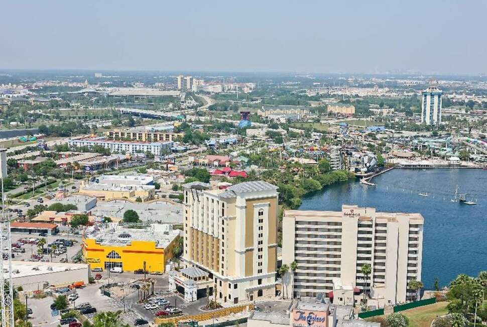 Ein Foto Ramada Plaza by Wyndham Orlando Resort & Suites Intl Drive