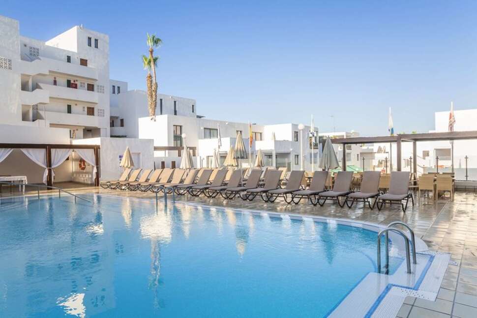 Een foto van het zwembad bij Hilton Grand Vacations Sunset Bay Club