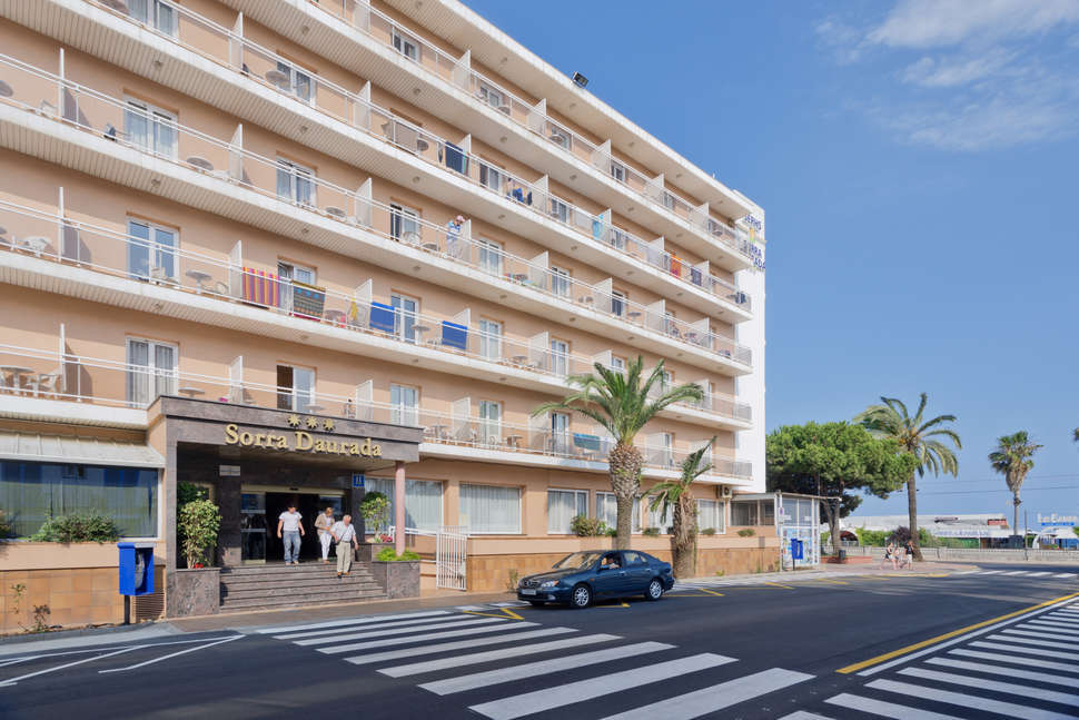 Een foto van de buitenkant van Hotel Sorra Daurada Splash