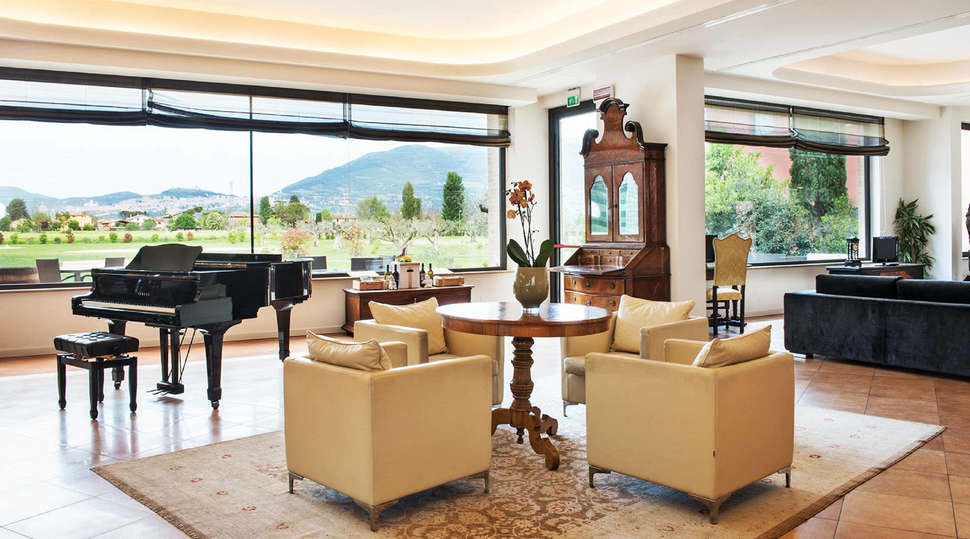 Een foto van het interieur van Hotel Valle di Assisi Resort
