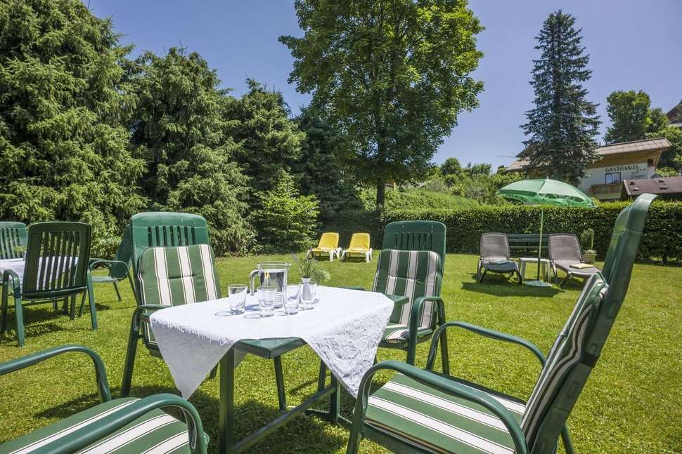 Een foto van het terras bij Sporthotel Austria