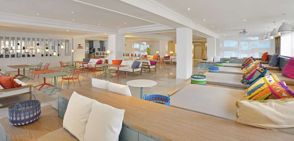 Een foto van het interieur van Innside by Melia Ibiza