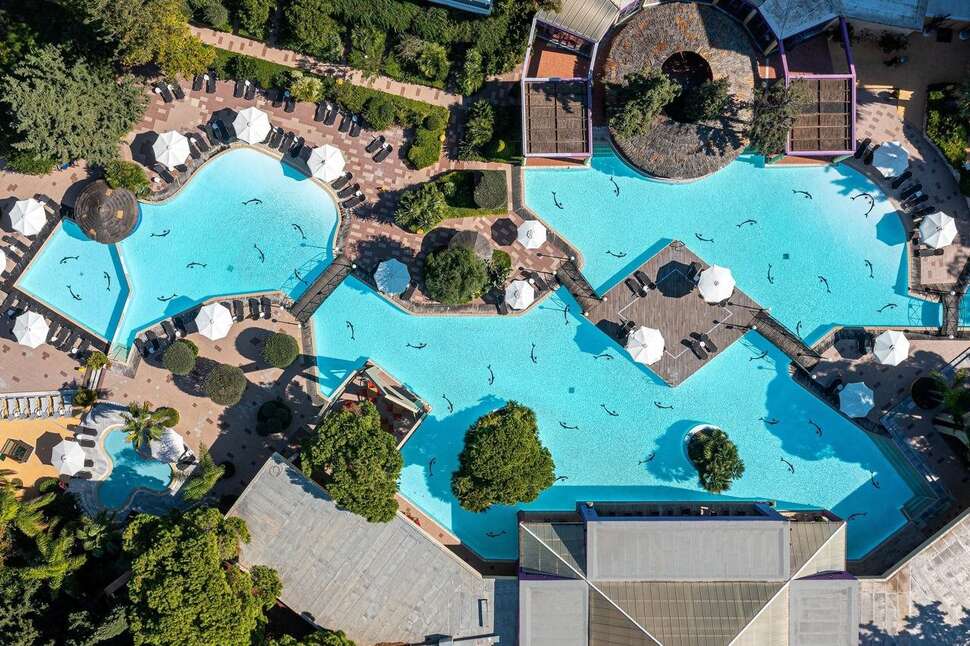 Een foto van het zwembad bij Dionysos Hotel