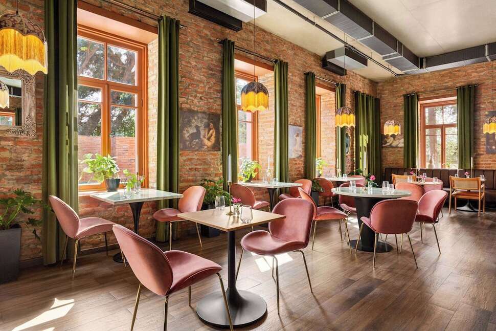 Een foto van Ramada by Wyndham Tbilisi Old City