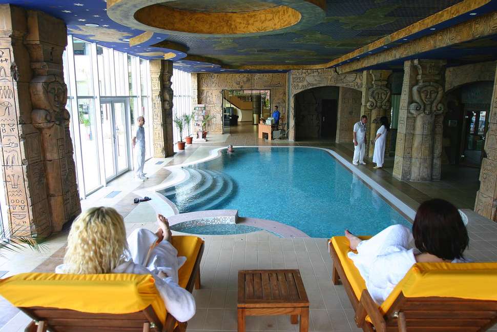 Een foto van het zwembad bij Hotel Imperial
