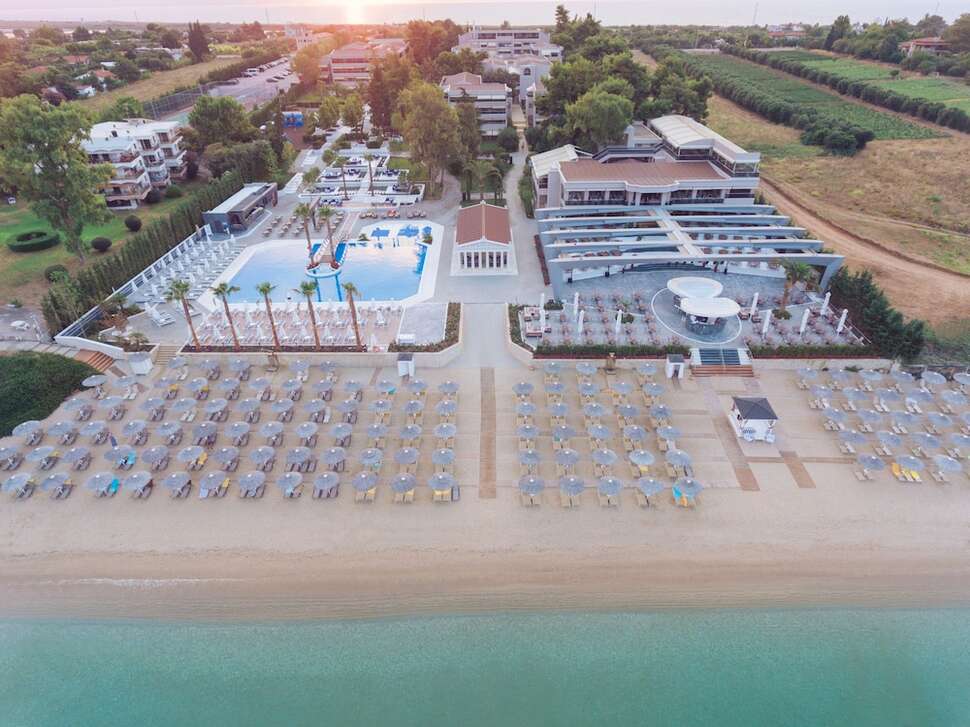 Een foto van het strand bij Hotel Potidea Palace