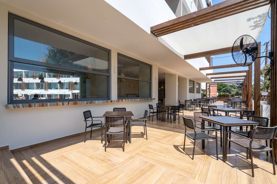 Een foto van het terras bij Castellum Suites