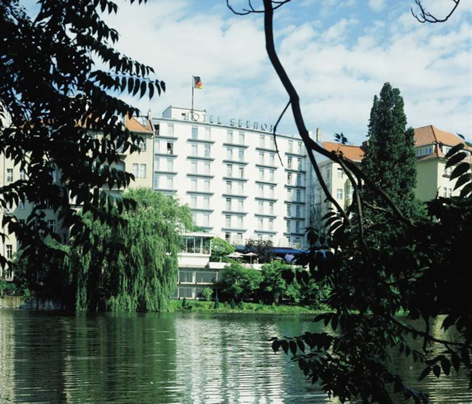 Ein Foto von der Außenansicht des Hotel Seehof Berlin