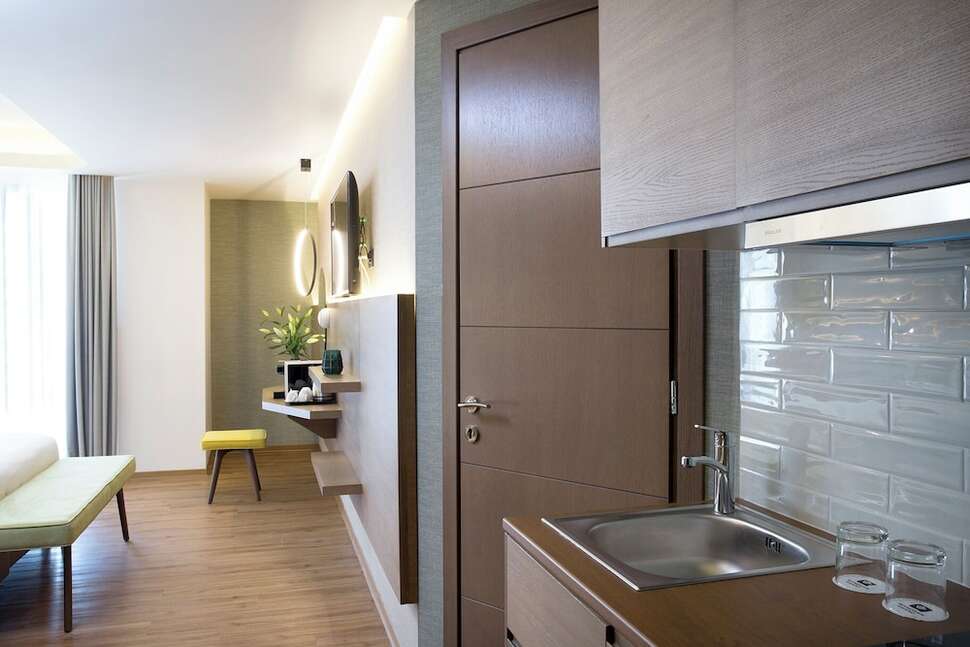 Een foto van Zeus Essence Wyndham Athens Residence