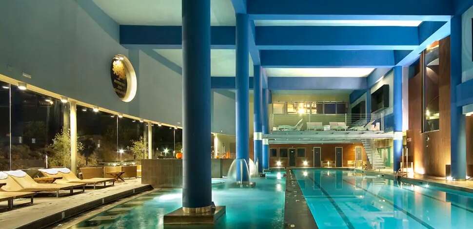 Een foto van het zwembad bij Higueron Hotel Malaga