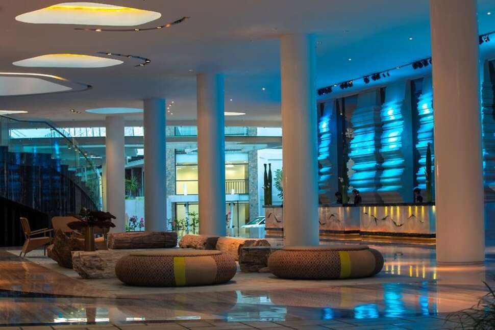 Een foto van The Stones Hotel Legian Bali