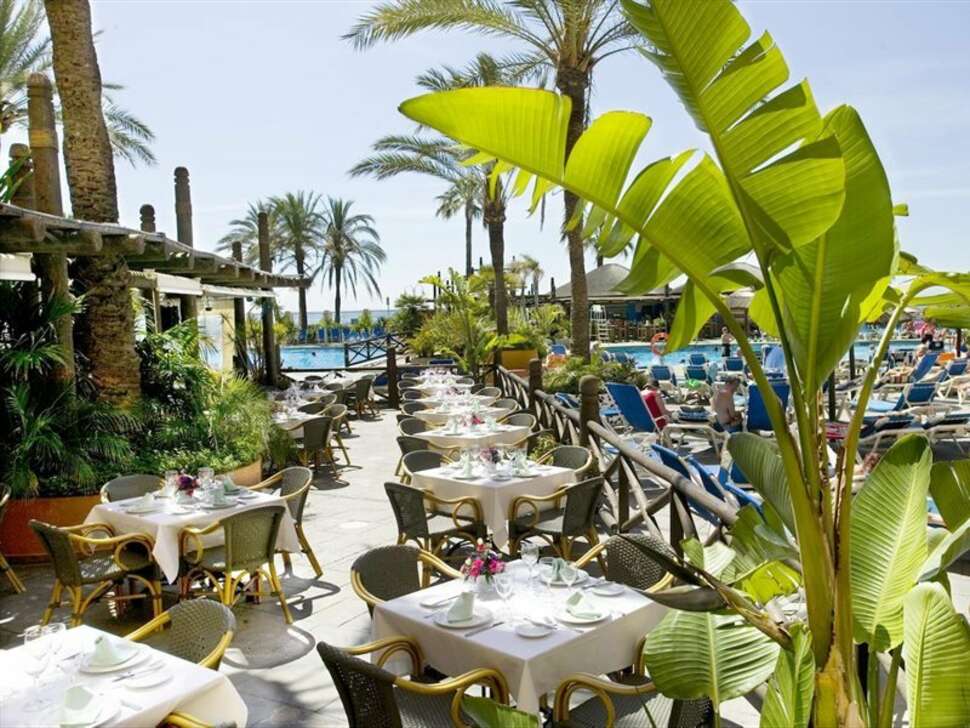 Een foto van het zwembad bij Sunset Beach Club