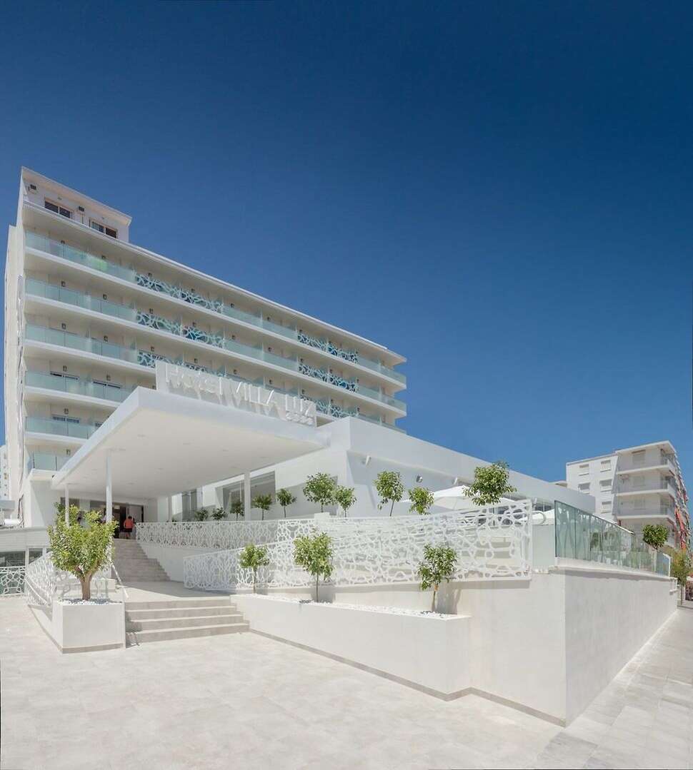 Een foto van de buitenkant van Villa Luz Family Gourmet & All Exclusive Hotel