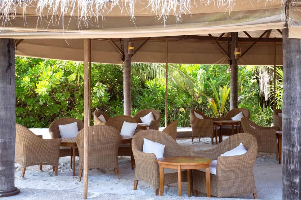 Ein Foto von der Terrasse im Coco Palm Dhuni Kolhu