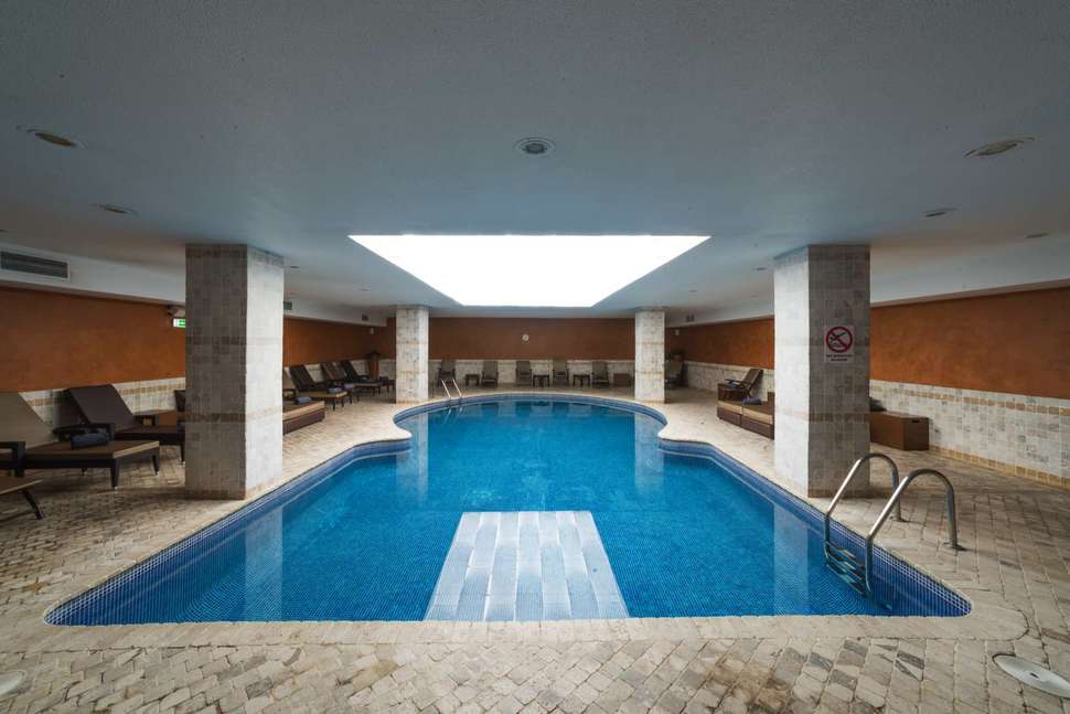 Ein Foto vom Pool im Vila Gale Albacora