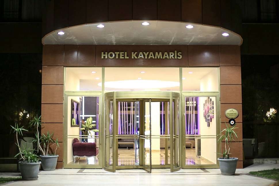 Een foto van de buitenkant van Hotel Kaya Maris