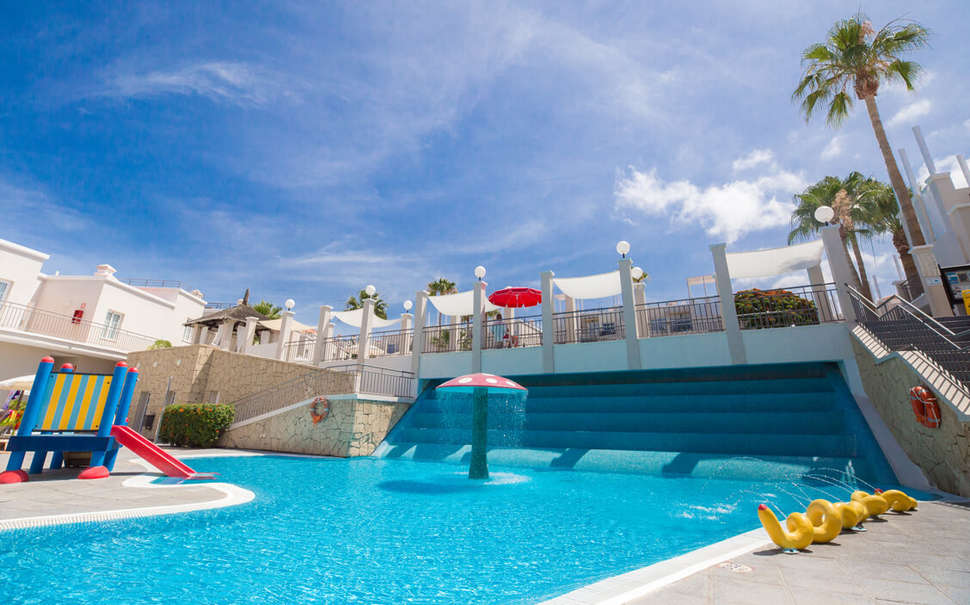 Een foto van het zwembad bij Aparthotel Los Olivos