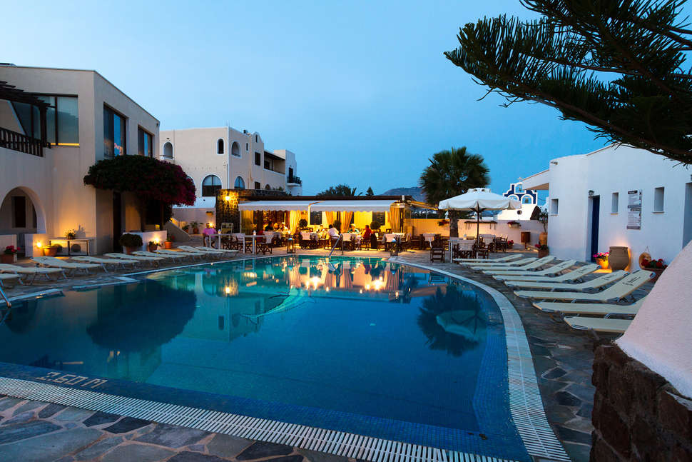 Ein Foto vom Pool im Hotel Mathios Village