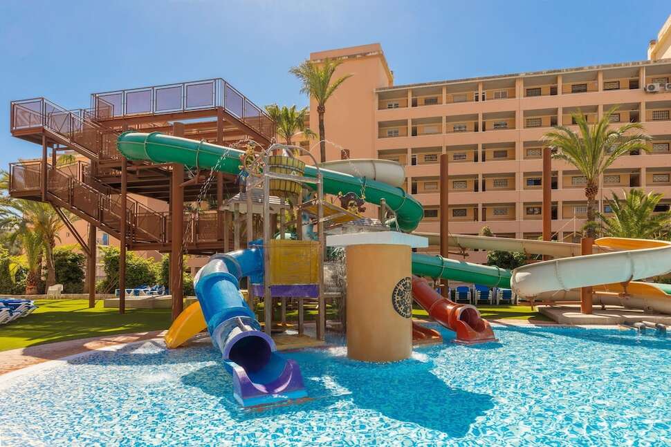 Een foto van het zwembad bij Magic Tropical Splash Aparthotel