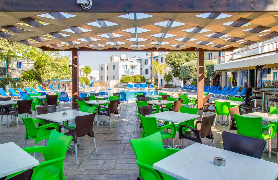 Een foto van het terras bij Green Bungalows Hotel & Appartementen