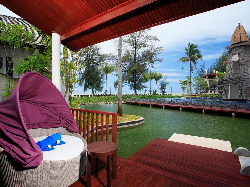 Een foto van het terras bij Graceland Khao Lak Resort & Spa
