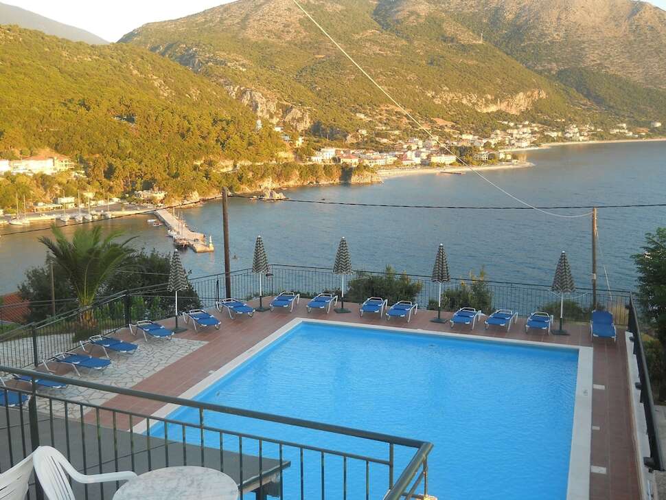 Een foto van het zwembad bij Hotel Oceanis