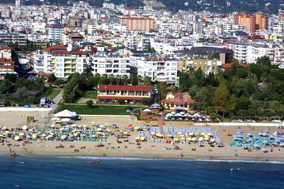 Ein Foto vom Strand beim Hotel Remi