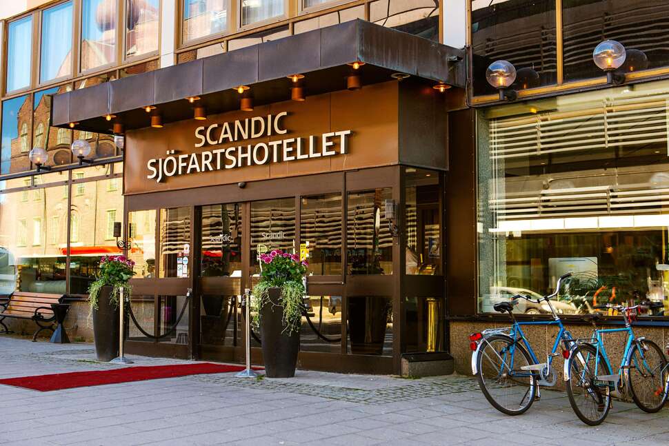 Een foto van de buitenkant van Scandic Sjofartshotellet