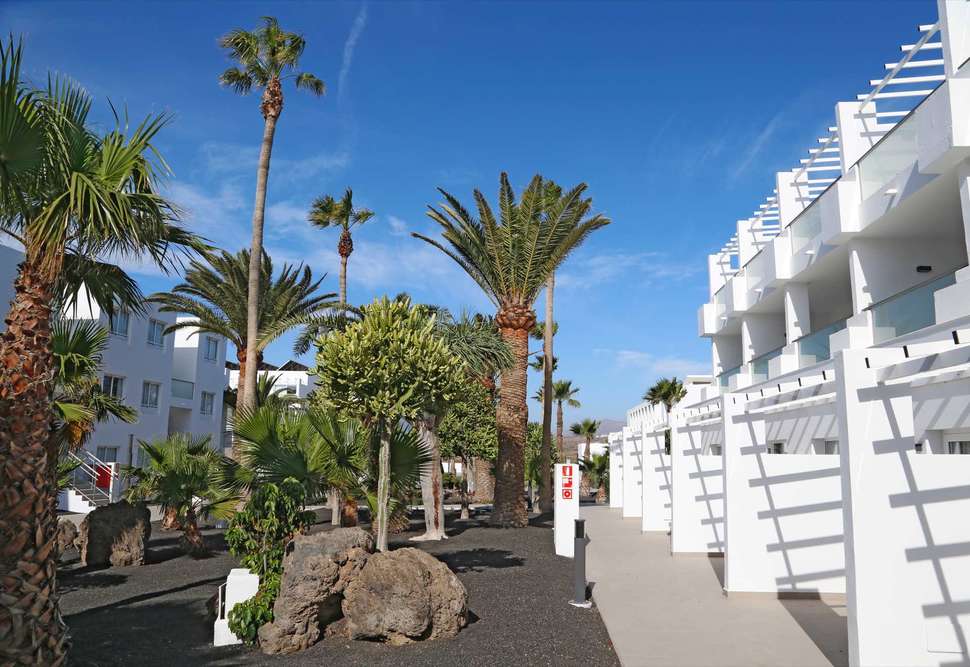 Een foto van de buitenkant van Sentido Aequora Lanzarote Suites