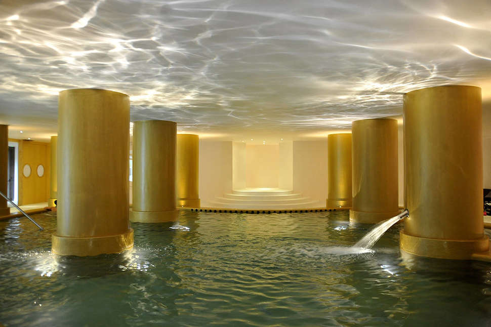 Een foto van het zwembad bij Axis Vermar Beach Hotel