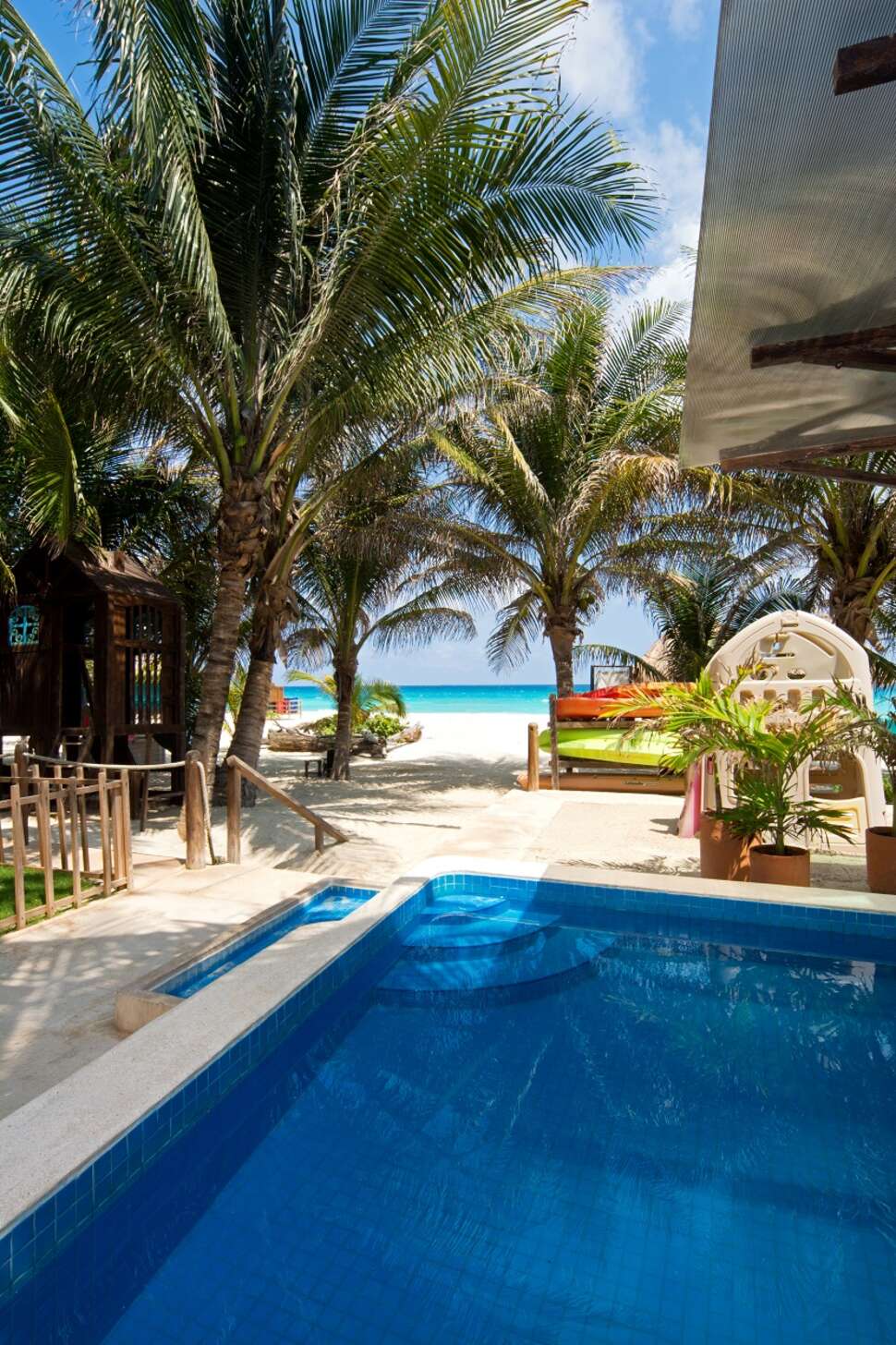 Een foto van het zwembad bij Flamingo Cancun Resort