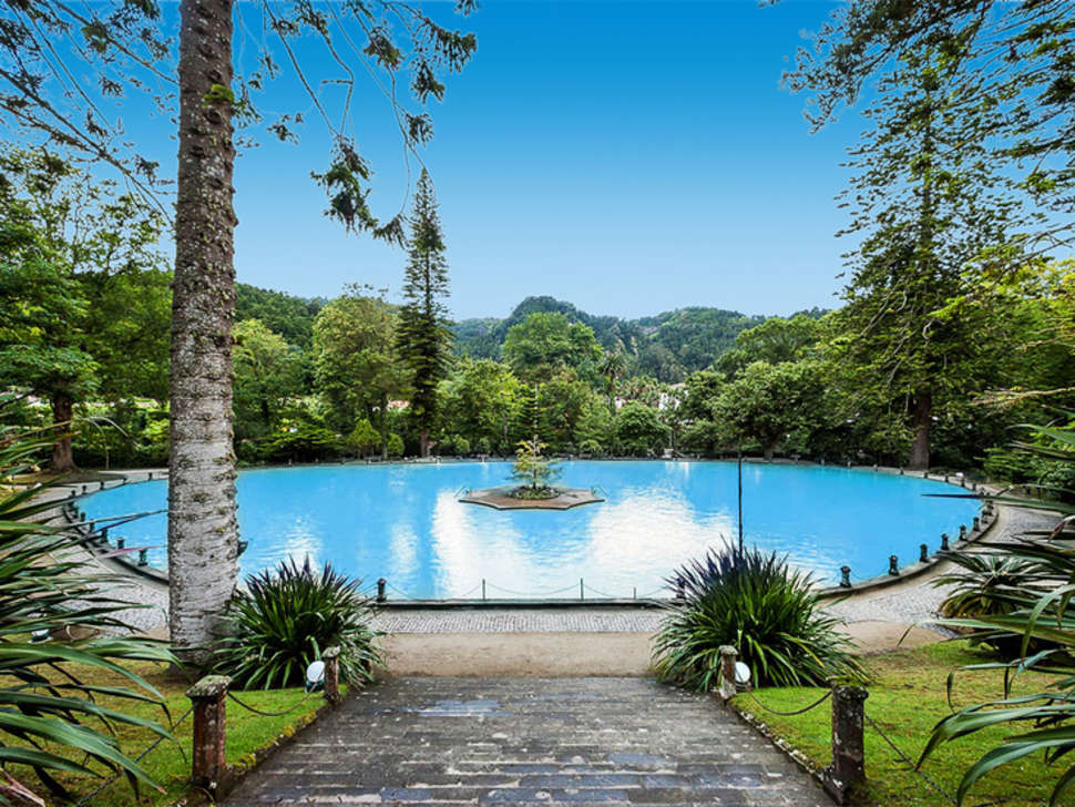 Een foto van het terras bij Terra Nostra Garden Hotel