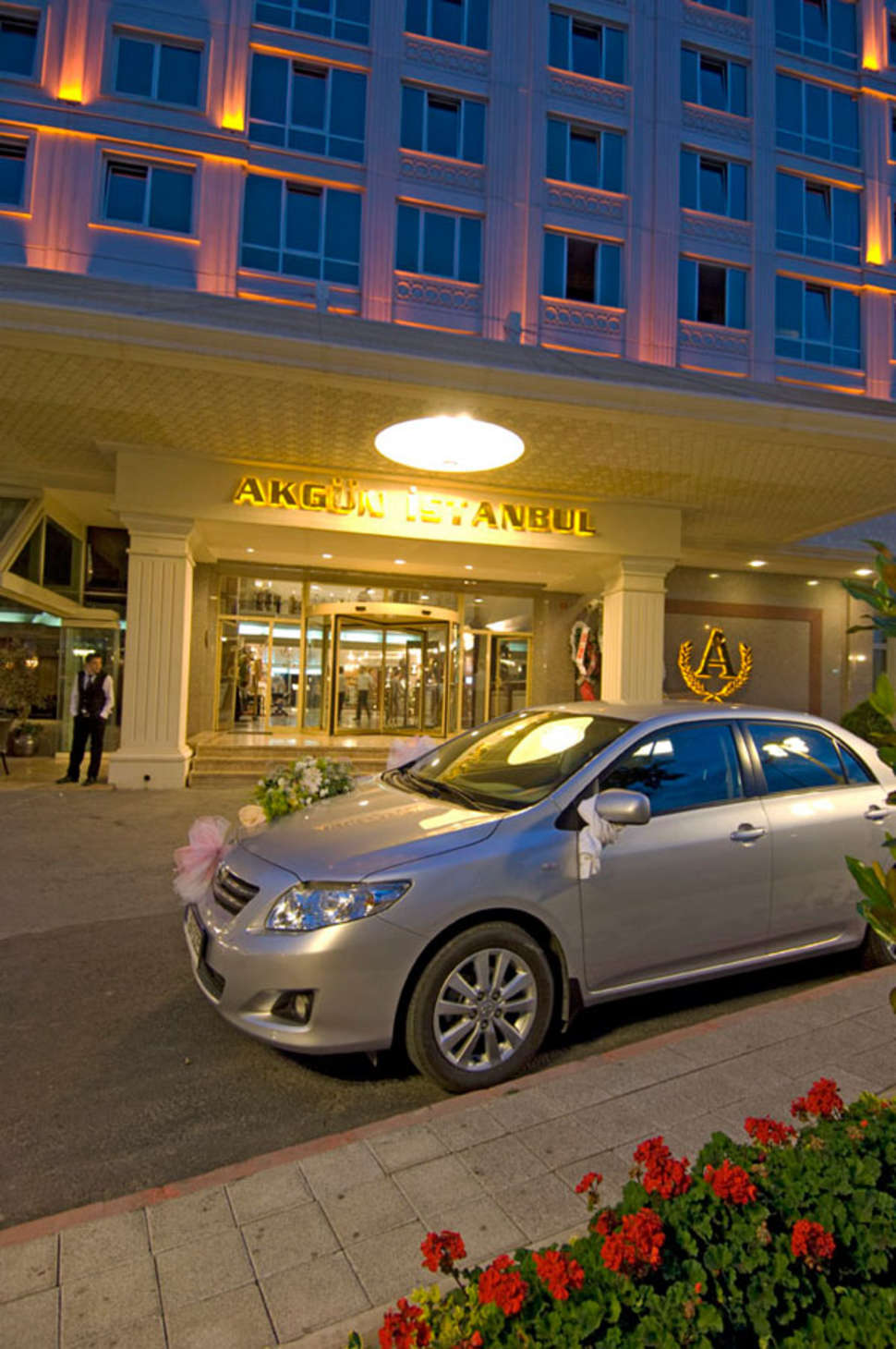 Een foto van de buitenkant van Akgun Istanbul Hotel