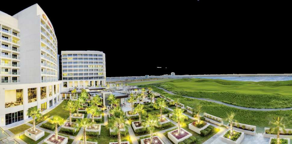 Een foto van de buitenkant van Crowne Plaza Abu Dhabi Yas Island
