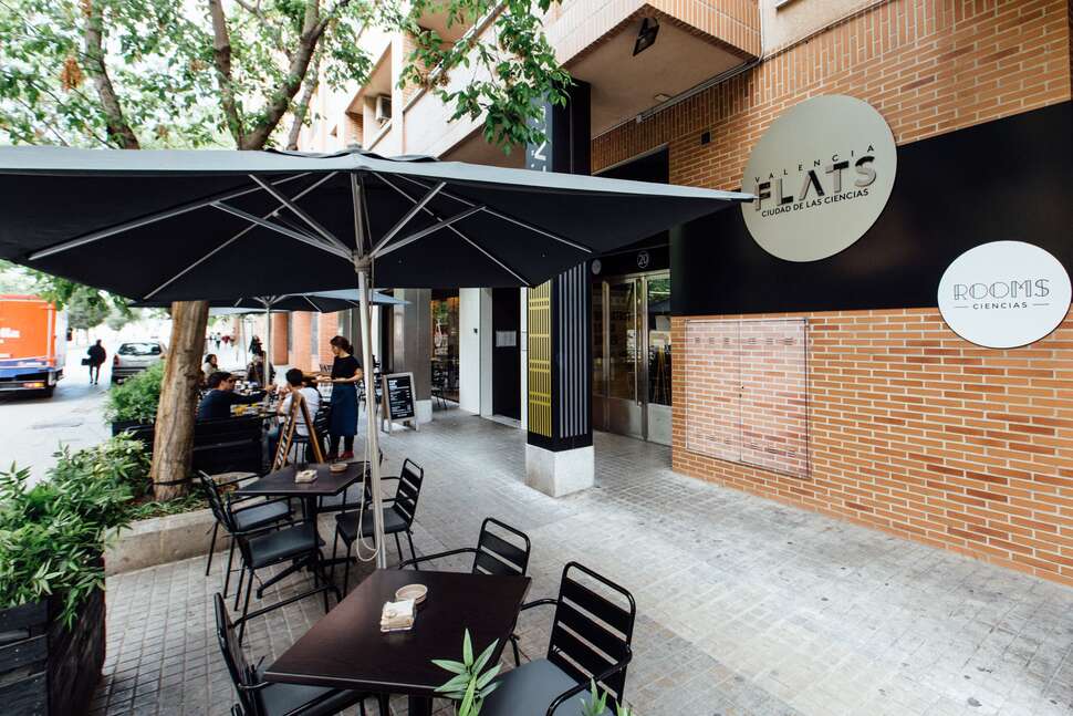 Een foto van het terras bij Valenciaflats Ciudad de las Ciencias