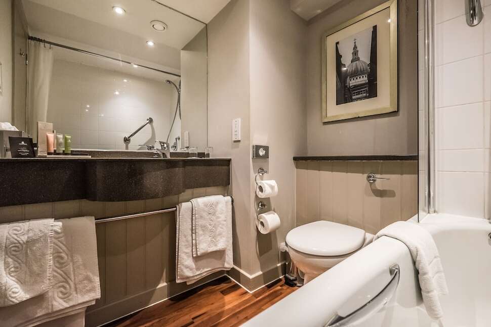 Ein Foto The Bridge Hotel