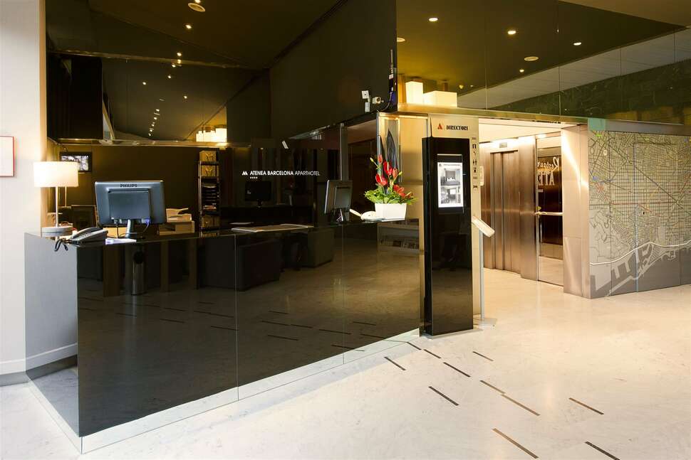 Een foto van het interieur van Aparthotel Atenea Barcelona