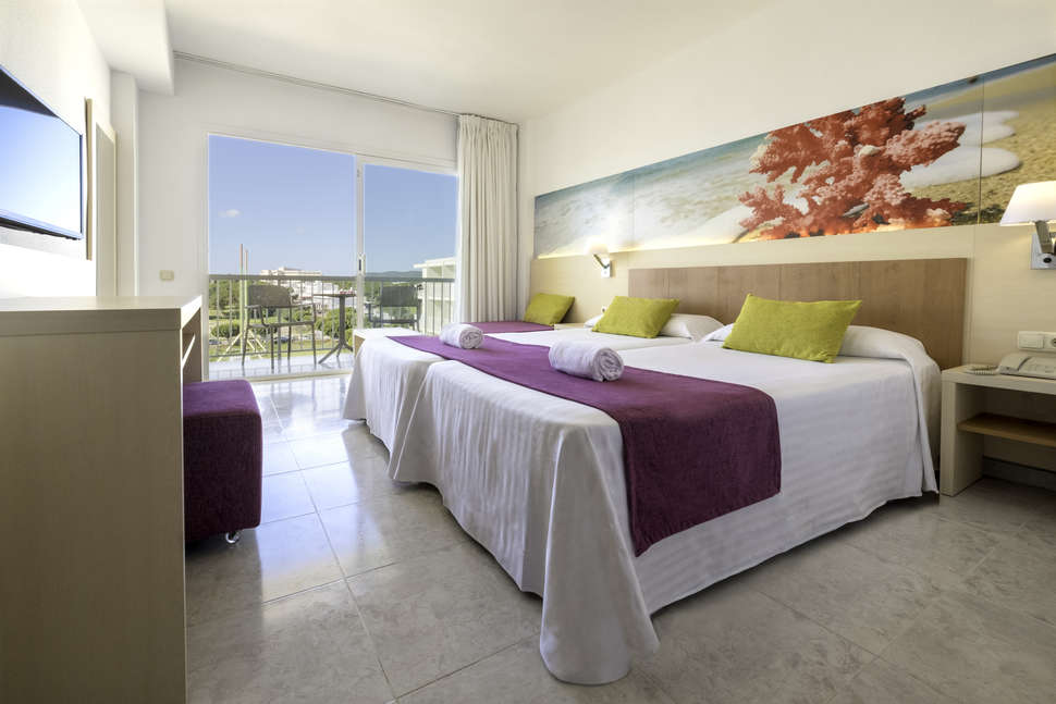 Een foto van Blue Sea Coral Beach
