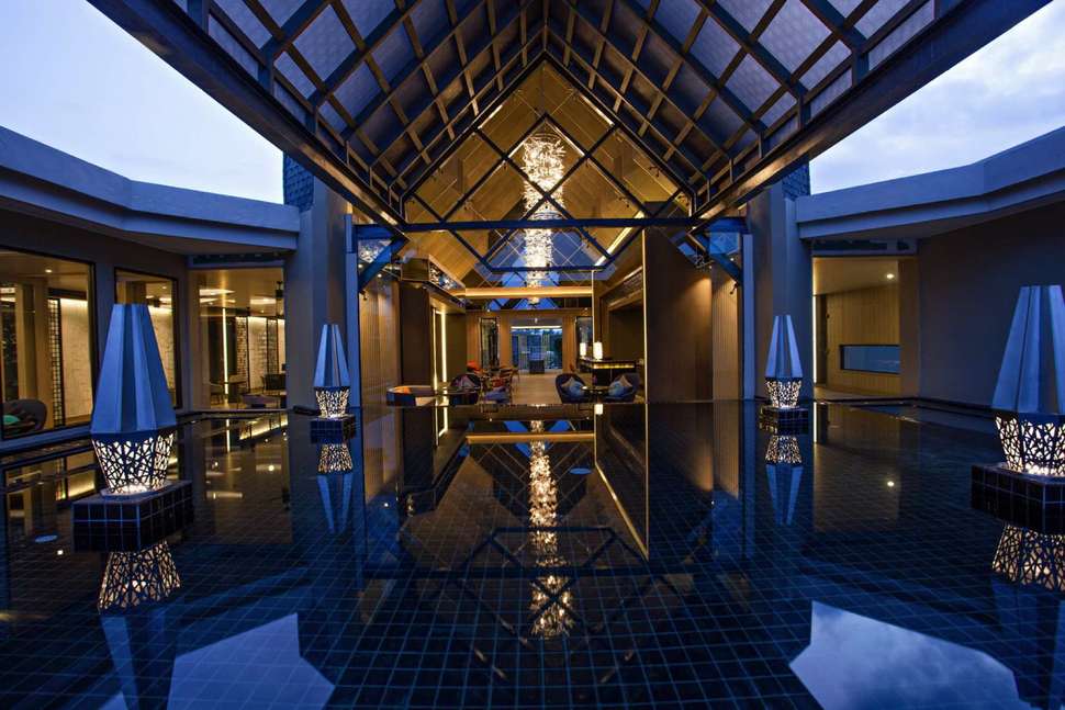 Ein Foto von der Außenansicht des Le Meridien Khao Lak Resort & Spa
