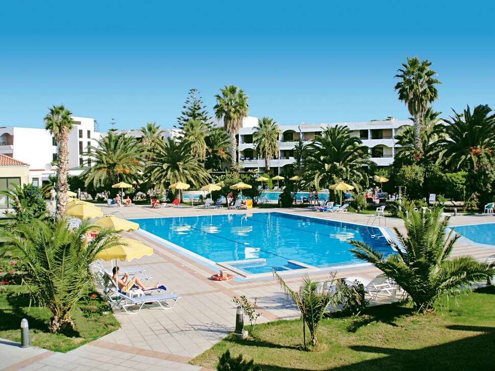 Een foto van het zwembad bij Tigaki Beach Hotel