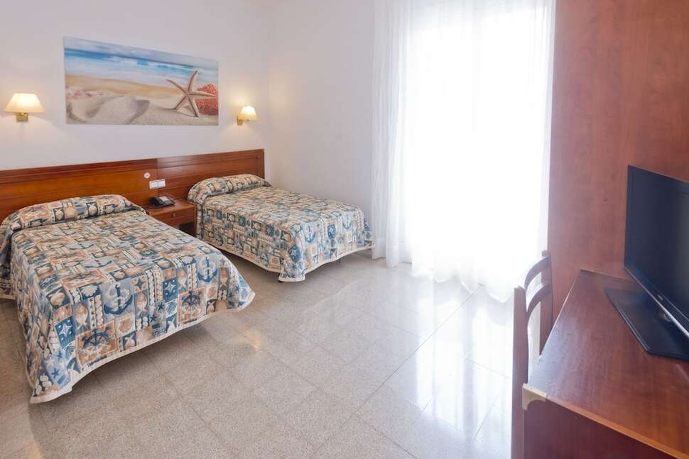 Ein Foto GHT Balmes Hotel Aparthotel & Splash