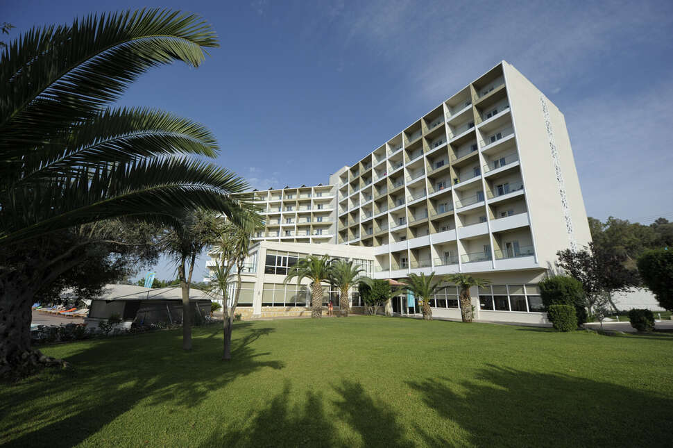 Een foto van de buitenkant van Evia Riviera Resort