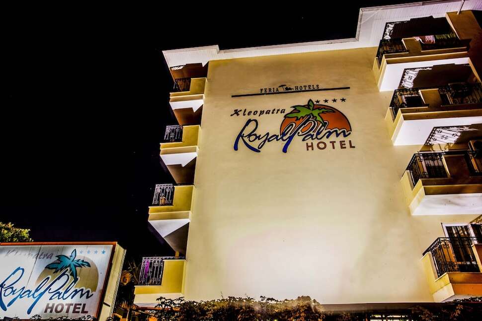 Een foto van de buitenkant van Kleopatra Royal Palm