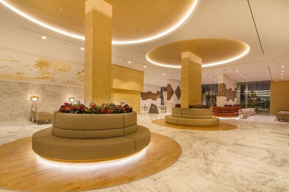 Een foto van het interieur van Estimar Calpe Suitopia 3 &Three